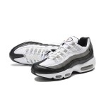 Nike Air Max 95 DQ3982-001 メンズ ランニングシューズ 見えるエアクッション Nike Air Max 95 DQ3982-001 メンズ クラシックランニングシューズ、快適なクッション、スタイリッシュなデザイン