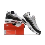 Nike Air Max 95 DQ3982-001 メンズ ランニングシューズ 見えるエアクッション Nike Air Max 95 DQ3982-001 メンズ クラシックランニングシューズ、快適なクッション、スタイリッシュなデザイン