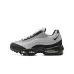 Nike Air Max 95 DV5581-001 メンズ ランニングシューズ 見えるエアクッション Nike Air Max 95 DV5581-001 メンズ クラシックランニングシューズ、快適なクッション、スタイリッシュなストリートファッション