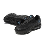 Nike Air Max 95 'Black Dark Marina Reflective' DZ4511-001 メンズ エアクッション スニーカー 反射ディテール付き Nike Air Max 95 'Black Dark Marina Reflective' DZ4511-001 メンズ エアクッション スニーカー – 反射ディテール付きのレトロデザイン