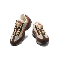 Nike Air Max 95 'Anatomy of Air - Spine' DZ4710-200 メンズ エアクッション スニーカー – 人体の脊柱にインスパイアされたアイコニックなデザインで比類のない快適さとスタイルを提供