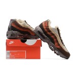 Nike Air Max 95 'Anatomy of Air - Spine' DZ4710-200 メンズ スニーカー Airクッション技術 Nike Air Max 95 'Anatomy of Air - Spine' DZ4710-200 メンズ エアクッション スニーカー – 脊柱にインスパイアされた解剖学的デザイン