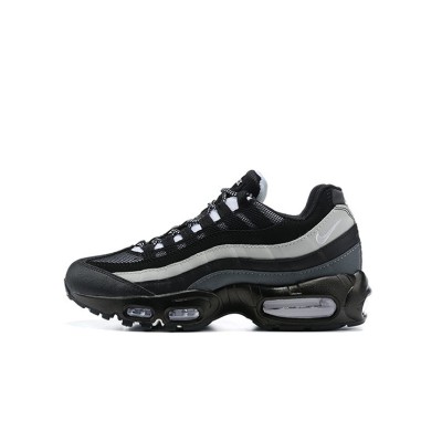 ナイキ エアマックス 95 エッセンシャル CT1805-001 ブラック＆スモークグレー スニーカー | クラシックデザインと快適性