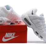 Nike Air Max 95 Essential CK7070-100 ホワイト&ブラック スニーカー Nike Air Max 95 Essential CK7070-100 ホワイト&ブラック スニーカー 側面図