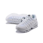 Nike Air Max 95 Essential CK7070-100 ホワイト&ブラック スニーカー Nike Air Max 95 Essential CK7070-100 ホワイト&ブラック スニーカー 側面図