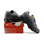 Nike Air Max 95 Evolution of Icons CW6575-001 マルチカラーデザイン スニーカー Nike Air Max 95 Evolution of Icons CW6575-001 マルチカラーデザイン スニーカー 側面図