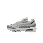 Nike Air Max 95 'Wolf Grey Midnight Navy' FD0663-001 メンズ スニーカー Airクッション技術搭載 Nike Air Max 95 'Wolf Grey Midnight Navy' FD0663-001 メンズ エアクッション スニーカー – Air Max クッション付きのスタイリッシュなグレーとネイビーのカラーバリエーション