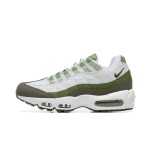 Nike Air Max 95 'White Oil Green' FD0780-100 メンズ スニーカー – Air Max クッションとトレンディなデザイン Nike Air Max 95 'White Oil Green' FD0780-100 メンズ スニーカー – アイコニックな快適さとスタイリッシュな緑のアクセント