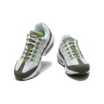 Nike Air Max 95 'White Oil Green' FD0780-100 メンズ スニーカー – Air Max クッションとトレンディなデザイン Nike Air Max 95 'White Oil Green' FD0780-100 メンズ スニーカー – アイコニックな快適さとスタイリッシュな緑のアクセント