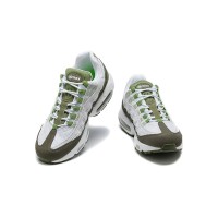 Nike Air Max 95 'White Oil Green' FD0780-100 メンズ スニーカー – アイコニックなデザインとユニークなカラーパレットで快適さを提供