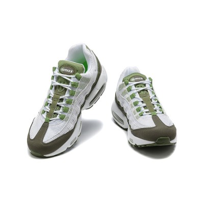 Nike Air Max 95 'White Oil Green' FD0780-100 メンズ スニーカー – アイコニックなデザインとユニークなカラーパレットで快適さを提供