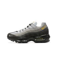 Nike Air Max 95 FD9775-001 メンズ スニーカー – アイコニックな快適さとAir Maxクッション、スタイリッシュなデザイン