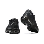 Nike Air Max 95 Essential 'Triple Black 20/23' CI3705-001 メンズ用オールブラックランニングシューズ Nike Air Max 95 Essential 'Triple Black 20/23' メンズ用エアクッションテクノロジー付きランニングシューズ