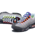 Nike Air Max 95 OG QS 810374-078 グレー&セーフティオレンジ スニーカー Nike Air Max 95 OG QS 810374-078 グレー&セーフティオレンジ スニーカー 側面図