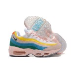 ナイキ エア マックス 95 ライズ アンド ユニティ DQ9323-200 ピンク、イエロー、ブルー、グリーンのナイキ エア マックス 95 ライズ アンド ユニティ DQ9323-200 スニーカー
