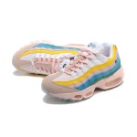 ナイキ エア マックス 95 ライズ アンド ユニティ DQ9323-200 ピンク、イエロー、ブルー、グリーンのナイキ エア マックス 95 ライズ アンド ユニティ DQ9323-200 スニーカー