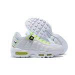 Nike Air Max 95 Worldwide CV9030-100 マルチカラースニーカー Nike Air Max 95 Worldwide CV9030-100 ホワイト&グリーンマルチカラースニーカー スウッシュアクセント付き