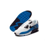 Nike Air Max 90 537384-124 - ホワイト&ブルー スニーカー Nike Air Max 90 537384-124 - ホワイトとブルーのスニーカー、ブラックアクセント付き、アイコニックなAir Maxクッショニングを特徴。