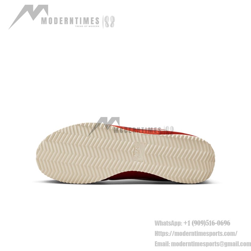 Nike Cortez Picante Red スニーカー Nike Cortez Picante Red DZ2795-601 - 白いディテールが映える大胆な赤のスニーカー