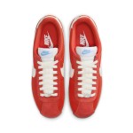 Nike Cortez Picante Red スニーカー Nike Cortez Picante Red DZ2795-601 - 白いディテールが映える大胆な赤のスニーカー