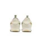 Nike Cortez Sail FV3639-171 - 上品なホワイトとゴールドのスニーカー Nike Cortez Sail FV3639-171 - フローラルディテール付きホワイトとゴールドのスニーカー