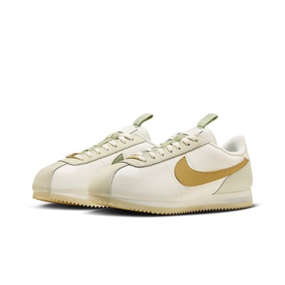 Nike Cortez Sail FV3639-171 - 上品なホワイトとゴールドのスニーカー、フローラルディテール付き