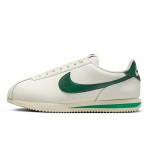Nike Cortez Sail Gorge Green スニーカー Nike Cortez Sail Gorge Green DN1791-101 - ホワイトとグリーンのスニーカー