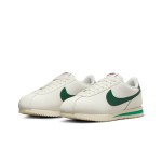 Nike Cortez Sail Gorge Green スニーカー Nike Cortez Sail Gorge Green DN1791-101 - ホワイトとグリーンのスニーカー