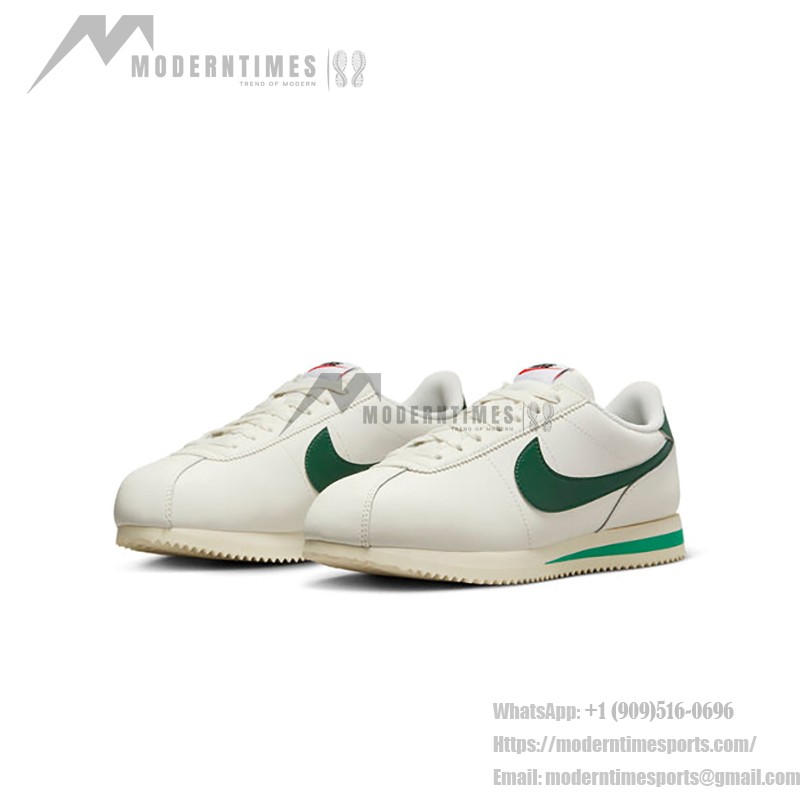 Nike Cortez Sail Gorge Green スニーカー Nike Cortez Sail Gorge Green DN1791-101 - ホワイトとグリーンのスニーカー