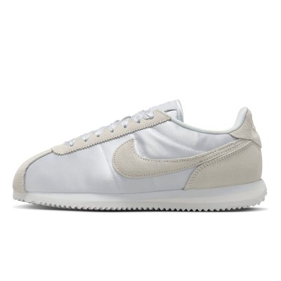 Nike Cortez Pure Platinum Tint FV5420-001 - 時代を超えたエレガンスを纏ったシルバートーンスニーカー
