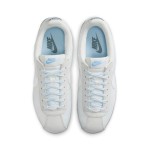 Nike Cortez Summit White Grey HF6410-101 Nike Cortez Summit White Grey HF6410-101 - エレガントなホワイトスニーカー(グレーとブルーの控えめなディテール付き)