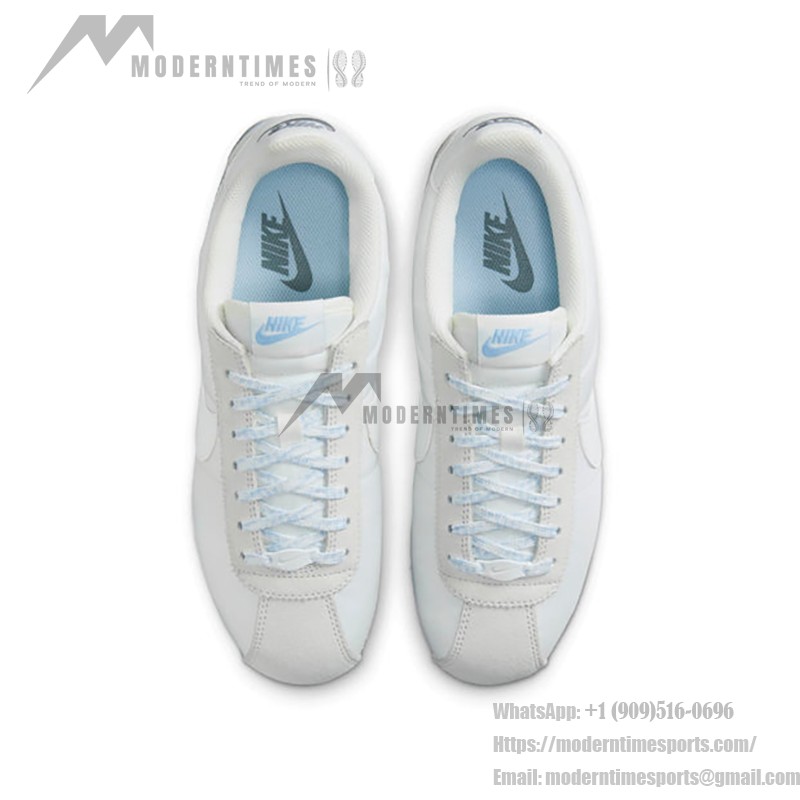 Nike Cortez Summit White Grey HF6410-101 Nike Cortez Summit White Grey HF6410-101 - エレガントなホワイトスニーカー(グレーとブルーの控えめなディテール付き)