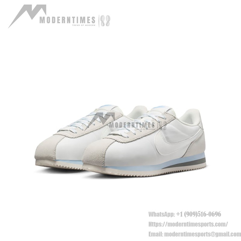 Nike Cortez Summit White Grey HF6410-101 Nike Cortez Summit White Grey HF6410-101 - エレガントなホワイトスニーカー(グレーとブルーの控えめなディテール付き)