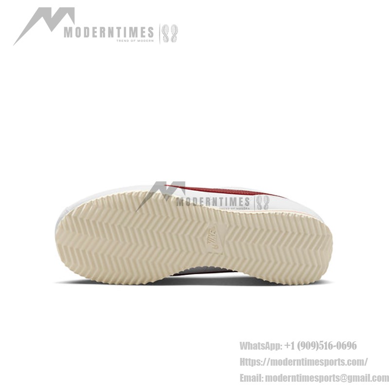 Nike Cortez White Red Stardust DN1791-103 Nike Cortez White Red Stardust DN1791-103 - 赤いディテールが魅力のクラシックな白いスニーカー