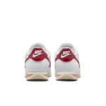 Nike Cortez White Red Stardust DN1791-103 Nike Cortez White Red Stardust DN1791-103 - 赤いディテールが魅力のクラシックな白いスニーカー