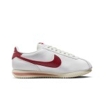Nike Cortez White Red Stardust DN1791-103 Nike Cortez White Red Stardust DN1791-103 - 赤いディテールが魅力のクラシックな白いスニーカー
