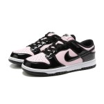Nike Dunk Low ESS「Pink Black」DJ9955-600 - 日常の快適さとスタイルを兼ね備えたロートップスニーカー Nike Dunk Low ESS「Pink Black」DJ9955-600 - カジュアルスタイルのためのトレンディなロートップスニーカー