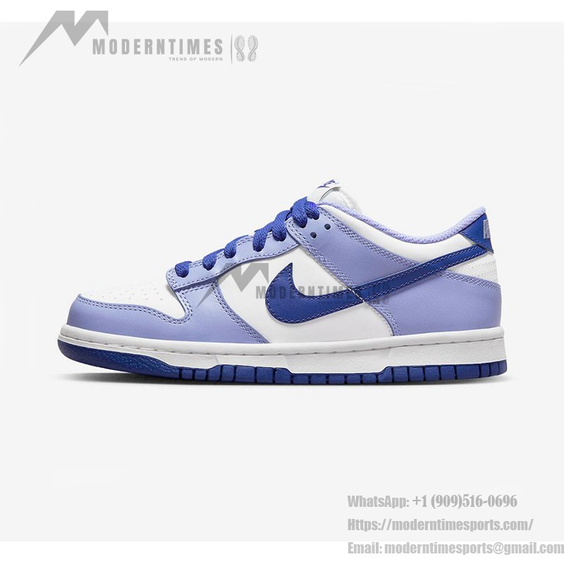 Nike Dunk Low GS “Blueberry” DZ4456-100 - スタイリッシュな子供用スニーカー Nike Dunk Low GS “Blueberry” DZ4456-100 - 子供用の青&白のロートップスニーカー