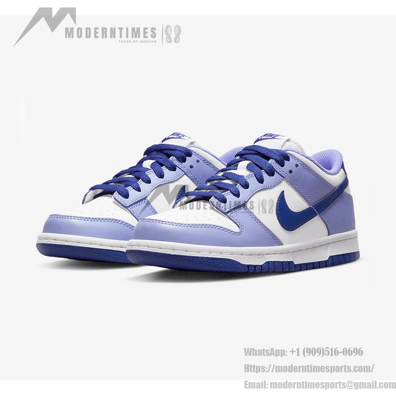 Nike Dunk Low GS “Blueberry” DZ4456-100 - スタイリッシュな子供用スニーカー Nike Dunk Low GS “Blueberry” DZ4456-100 - 子供用の青&白のロートップスニーカー