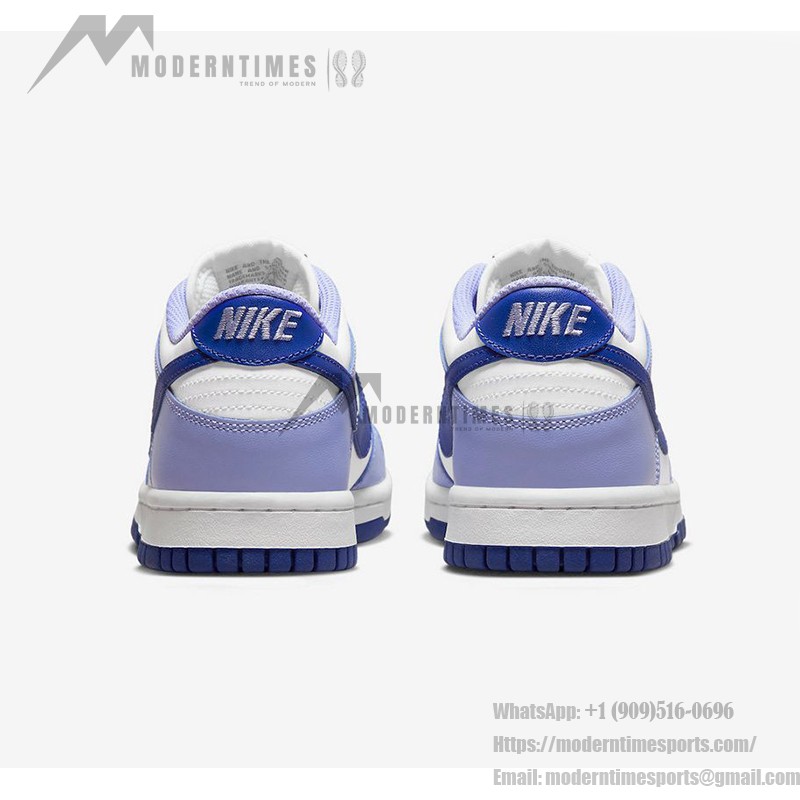 Nike Dunk Low GS “Blueberry” DZ4456-100 - スタイリッシュな子供用スニーカー Nike Dunk Low GS “Blueberry” DZ4456-100 - 子供用の青&白のロートップスニーカー