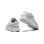 Nike Dunk Low "Grey Fog" (DD1391-103) Nike Dunk Low "Grey Fog" ミニマルなグレーとホワイトのスニーカー