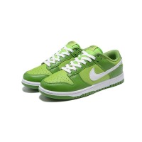 Nike Dunk Low "Kermit" DJ6188-300 – 鮮やかなグリーンとイエローのストリートスタイルスニーカー