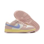 Nike Dunk Low "Pink Oxford" DD1503-601 スタイリッシュなピンクスニーカー Nike Dunk Low "Pink Oxford" DD1503-601 パステルピンクスニーカーのサイドビュー
