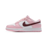 Nike Dunk Low Pro (GS) CW1590-601 ピンク & ホワイト スニーカー ダークレッド スウッシュ付き | 毎日快適なクラシックスタイル