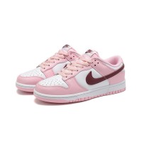 Nike Dunk Low Pro (GS) CW1590-601 ピンク & ホワイト スニーカー ダークレッド スウッシュ付き | 毎日快適なクラシックスタイル
