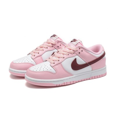 Nike Dunk Low Pro (GS) CW1590-601 ピンク & ホワイト スニーカー ダークレッド スウッシュ付き | 毎日快適なクラシックスタイル