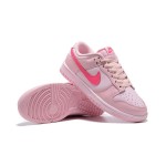 Nike Dunk Low SE "Triple Pink" - スタイリッシュなレディーススニーカー Nike Dunk Low SE "Triple Pink" スニーカー (DH9756-600) - レディースローカットバスケットボールシューズ