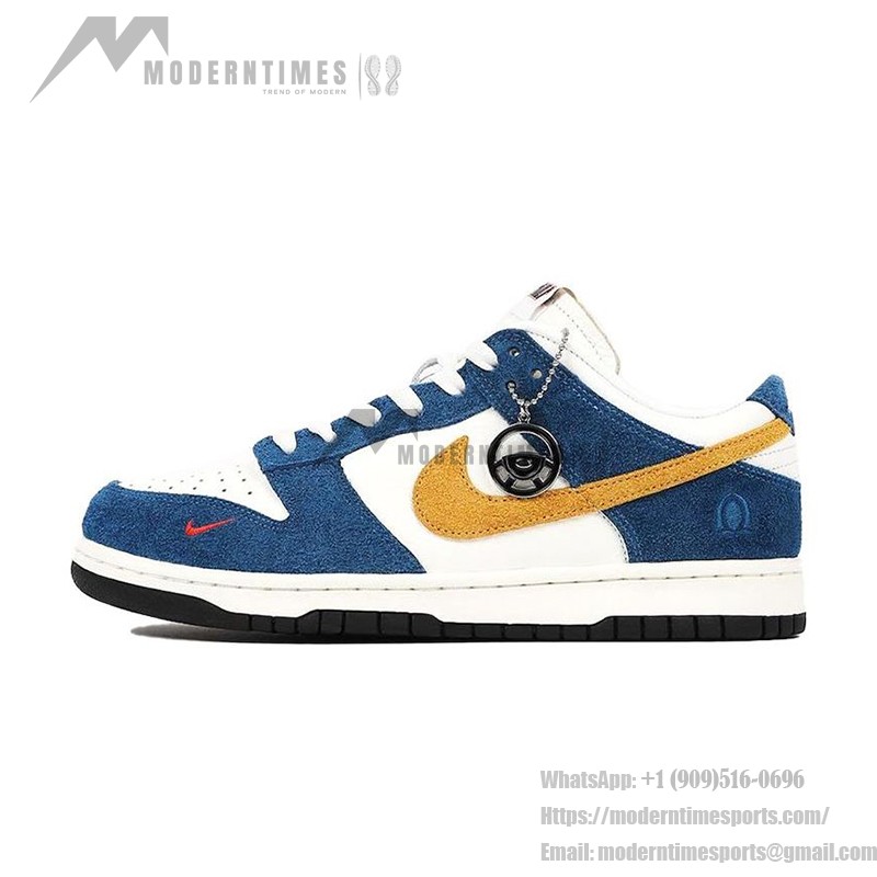 Nike Kasina x Dunk Low '80s Bus' - 限定版レトロコラボスニーカー Nike Kasina x Dunk Low '80s Bus' CZ6501-100 - Sail、Gold、Blueのレトロバスコラボスニーカー