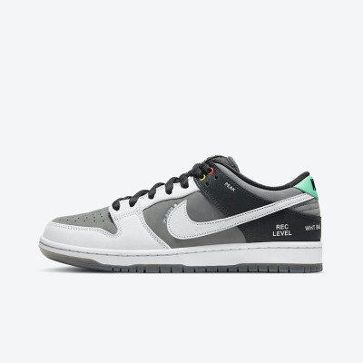 Nike SB Dunk Low ‘Camcorder’ CV1659-001 – レトロ風スケートシューズ、ストリートスタイル、耐久性と快適さ