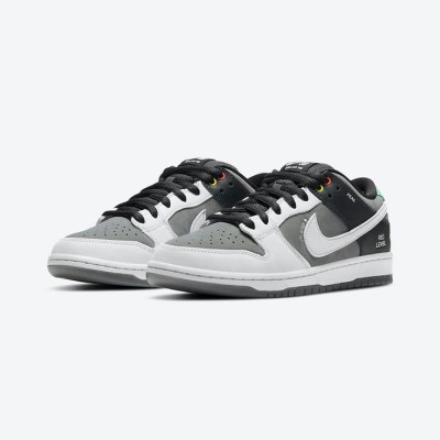Nike SB Dunk Low ‘Camcorder’ CV1659-001 – レトロ風スケートシューズ、ストリートスタイル、耐久性と快適さ